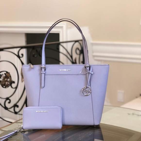 Michael Kors Handbags - NWT 2pcs Michael Kors large Ciara tote&wallet set